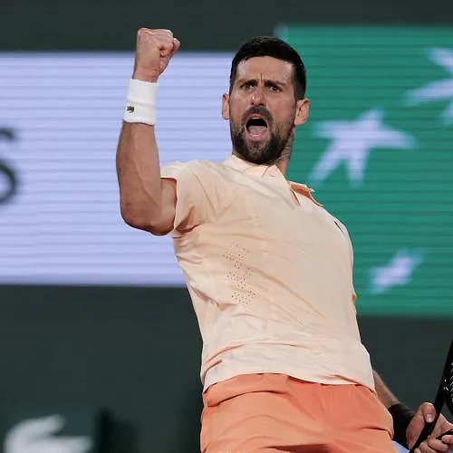 Roland-Garros : Novak Djokovic cède un set à Giovanni Mpetshi-Perricard mais passe au deuxième tour
