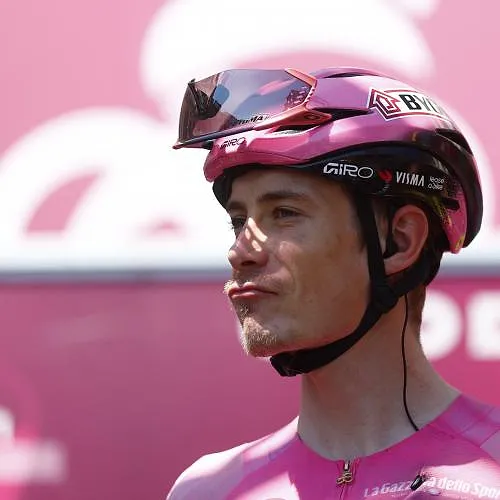 Giro : Jonas Vingegaard ne va pas se « contenter de défendre » et veut « gagner une étape en rose »
