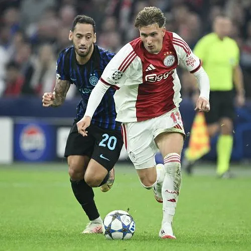 Absent de la sélection des Diables, Mika Godts a été élu Espoir de l’année aux Pays-Bas !