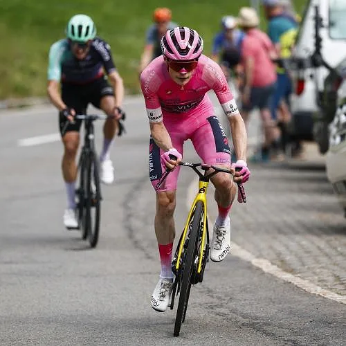 Jonas Vingegaard assomme définitivement le Giro !