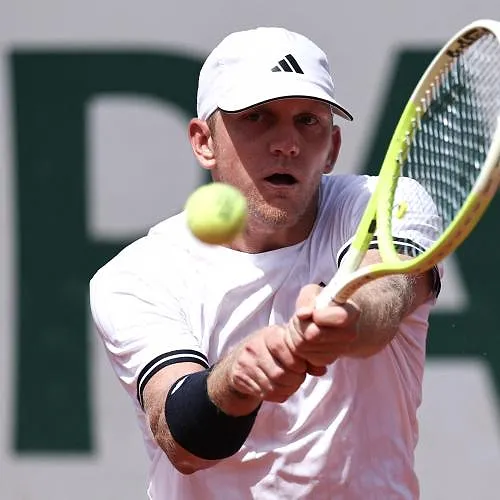 « Il nous a bloqués sur son téléphone » : un joueur abandonné par son coach en plein Roland-Garros !