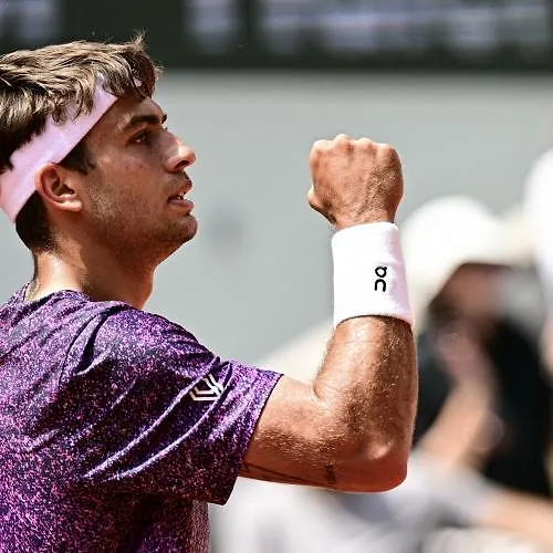 Roland-Garros : Cobolli déroule face à Tien et s’offre un premier huitième, Svajda surprend Cerúndolo