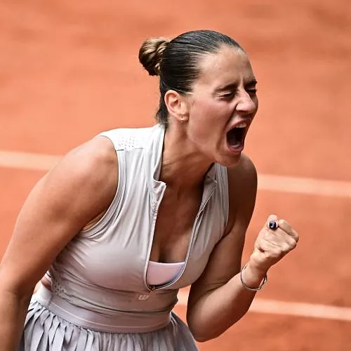 Quadruple lauréate, Iga Swiatek chute dès les huitièmes de finale contre Marta Kostyuk