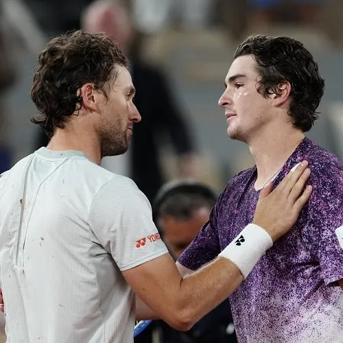 Grosse polémique à Roland-Garros : le match Fonseca – Ruud a-t-il basculé sur une erreur d’arbitrage ? (vidéo)