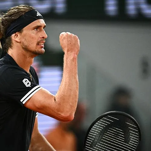 Alexander Zverev balaye la surprise Rafael Jodar en trois sets et rejoint les demi-finales de Roland !