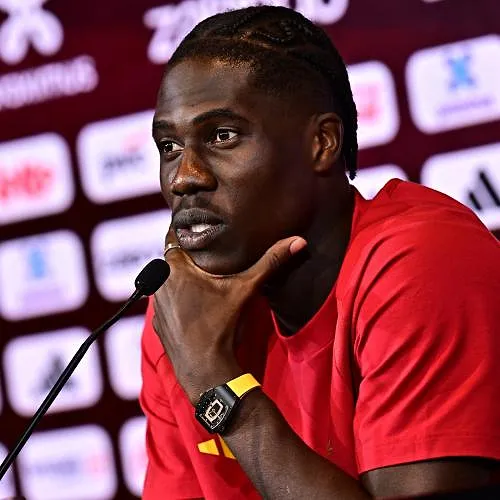 Onana sur son repositionnement chez les Diables : « Si je dois jouer en défense, je le ferai sans me plaindre »