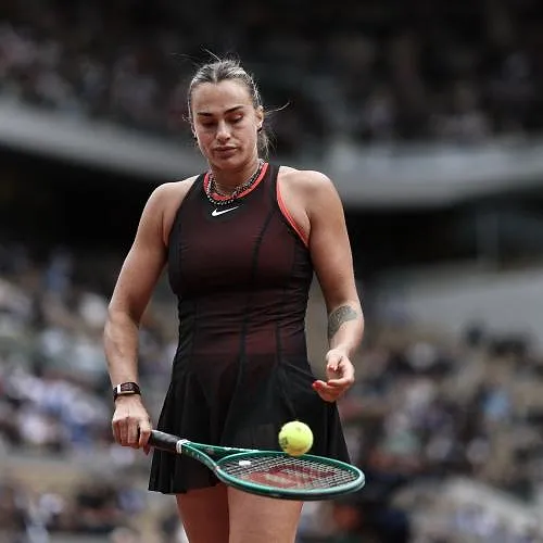 Coup de tonnere à Roland-Garros : Sabalenka explose en plein vol et Schnaider file en demi-finale
