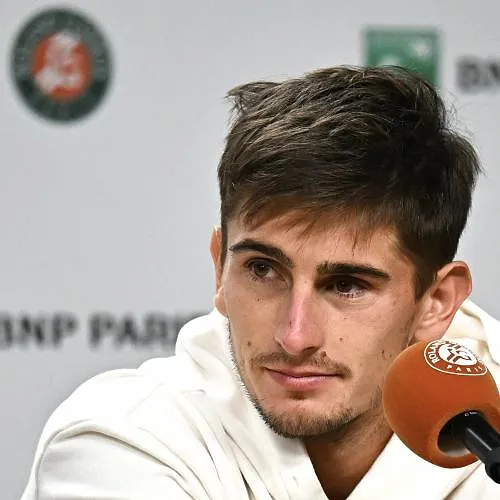Roland-Garros : « Je n’arrive pas à bouger, à m’alimenter et à boire », Matteo Arnaldi explique son forfait en demi-finale