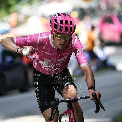 Alex Baudin remporte en solitaire la 1ère étape du Tour Auvergne Rhône-Alpes