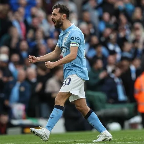 « J’ai beaucoup d’options donc je n’ai pas encore décidé » : Bernardo Silva calme le jeu sur le Barça