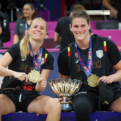 Julie Vanloo reageert op haar controversiële ontslag bij de Valkyries: «Alsof de wereld uit elkaar viel»