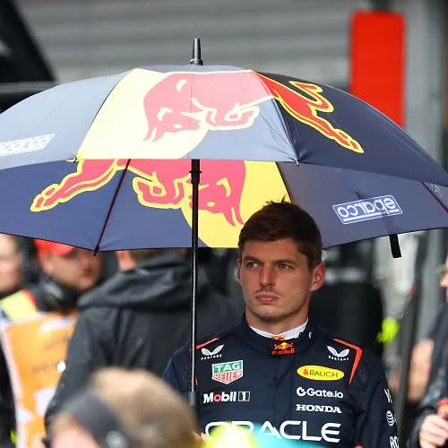 Helmut Marko beëindigt de Mercedes-geruchten: «Max Verstappen zal in 2026 voor Red Bull rijden»