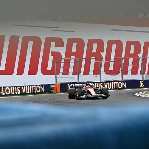 Formule 1 Hongarije: Charles Leclerc verrast McLaren en pakt pole position