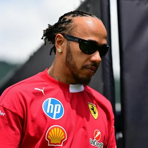 Lewis Hamilton zwaar ontgoocheld na 12e plek in kwalificaties: «Ben absoluut nutteloos»