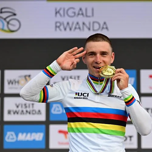 «Totale overklassing», «Flirt met de perfectie»: Remco Evenepoel liet iedereen versteld staan!