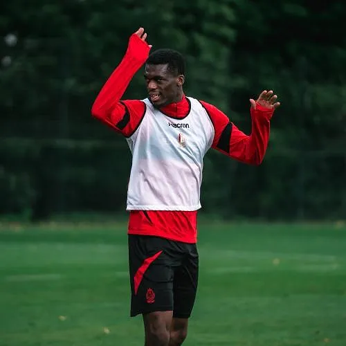 Goed nieuws voor Standard: Josué Homawoo hervat de training na zijn zware schrikmoment!