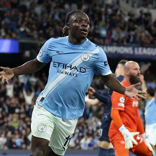 Pep Guardiola prijst Jérémy Doku, in topvorm bij Manchester City: «Hij is ongelooflijk»