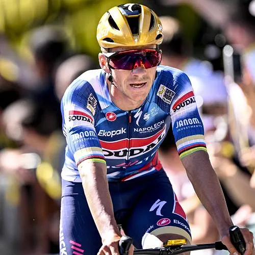 “Het is mogelijk om Pogacar te verslaan, anders zou ik hier niet zijn”: Evenepoel wil Soudal Quick-Step een laatste zege schenken