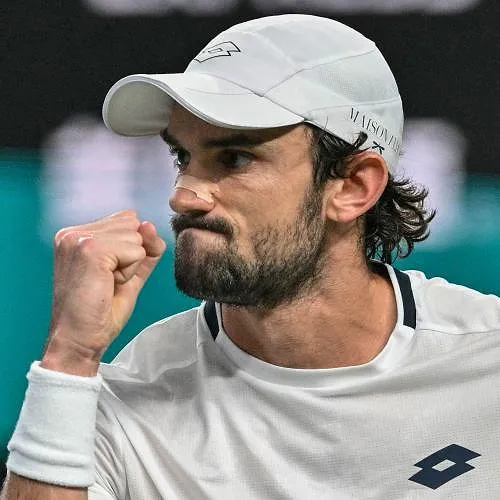 Valentin Vacherot wint M1000 van Shanghai tegen zijn neef Arthur Rinderknech