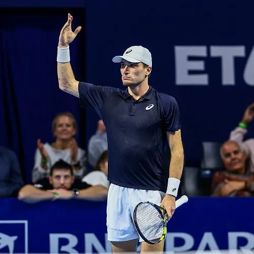 Raphaël Collignon verrast Davidovich Fokina en bereikt halve finales
