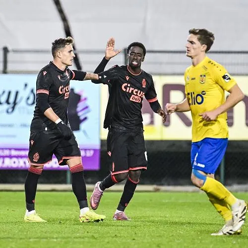Beker van België: Standard plaatst zich met moeite, ook Anderlecht en Charleroi gaan door