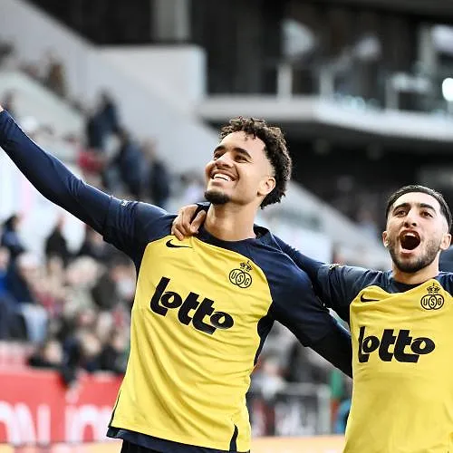 Union na omstreden openingsdoelpunt vlot voorbij Zulte Waregem