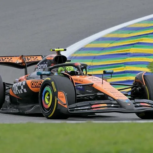 Formule 1: Lando Norris (McLaren) wint sprintrace in Brazilië, Piastri valt uit