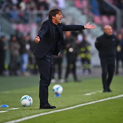 “Ik wil niet meer vooruit met doden”: crisis bij Napoli, Conte haalt hard uit naar zijn spelers