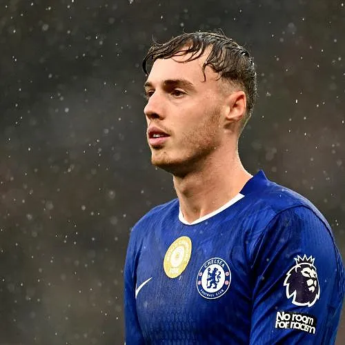 Pech voor Cole Palmer: net hersteld van zijn blessure, breekt hij zijn teen door er thuis tegenaan te stoten!