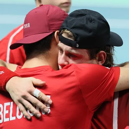 «Drie uur zo vechten was mentaal ontzettend zwaar»: Zizou Bergs diep teleurgesteld na nederlaag