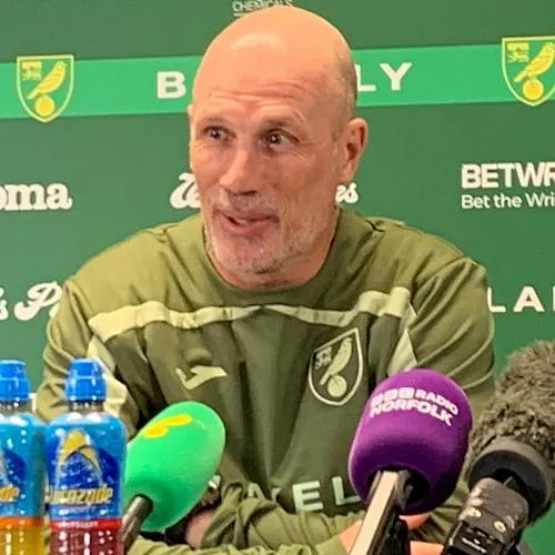 Zware nederlaag voor Philippe Clement in zijn debuut bij Norwich