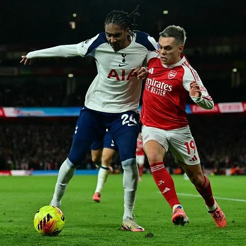 Mikel Arteta bewierookt Leandro Trossard: “Ik had hem deze zomer nooit laten vertrekken”