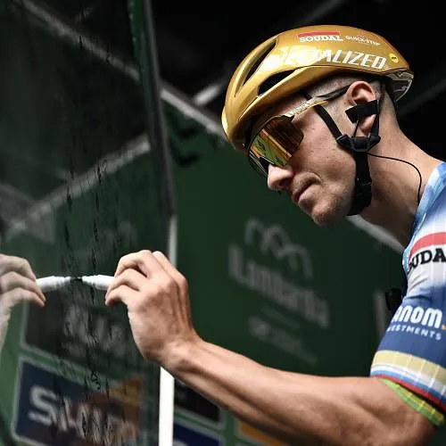 «De herinneringen blijven voor altijd»: het laatste eerbetoon van Soudal aan Remco Evenepoel