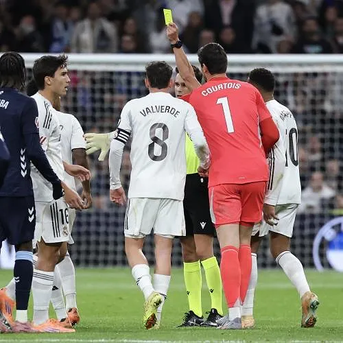 Nieuwe rel bij Real Madrid: Carvajal ging verhaal halen bij de scheidsrechter na de nederlaag tegen Celta!