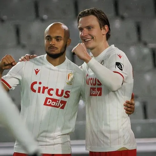 Standard grote winnaar van het weekend: de Rouches zijn terug in de top 6!