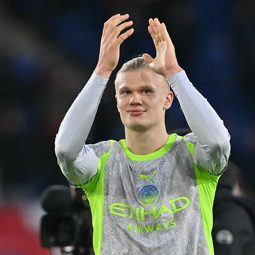 Man City blijft zonder Doku in het spoor van Arsenal, ook Aston Villa blijft winnen