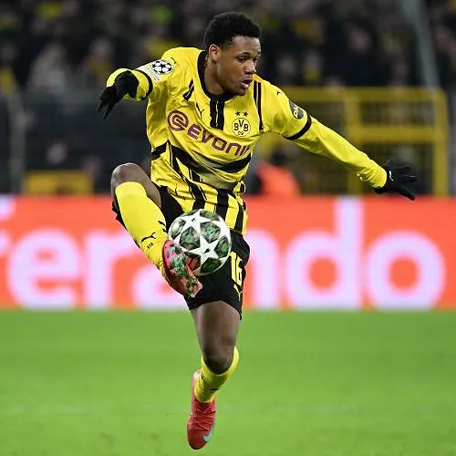 Om disciplinaire redenen aan de kant geschoven tegen Freiburg: nadert Duranville het einde van zijn avontuur bij Dortmund?