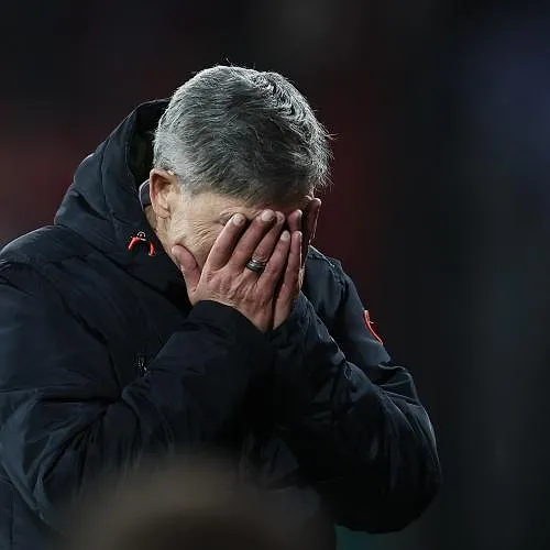 « Een primeur in mijn carrière »: Felice Mazzù voerde al na… 28 minuten een dubbele wissel door!