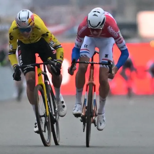 Tibor del Grosso houdt Wout van Aert van eerste seizoenszege in Heusden-Zolder