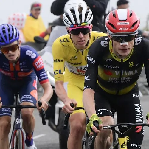 Ineos slaat hard toe en wervet Oscar Onley, vierde in de laatste Tour de France
