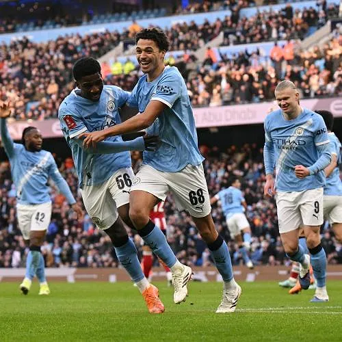 City en Doku verpulveren Exeter in FA Cup