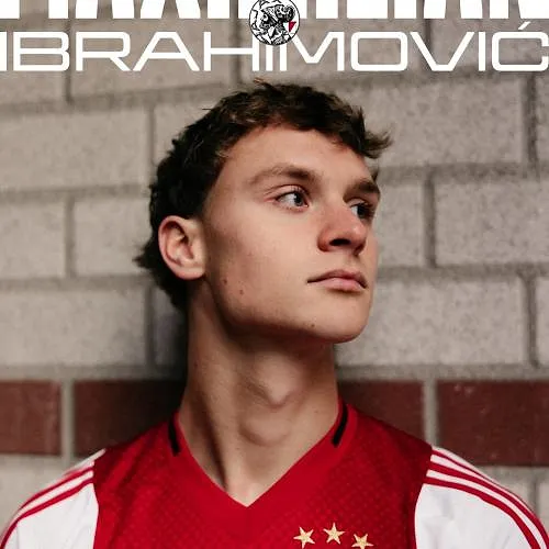 Ajax huurt aanvaller Maximilian Ibrahimovic met aankoopoptie