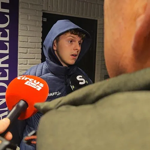 Max Dean blikt terug op de overtreding van Kana tijdens Anderlecht-Gent: «Dat was een rode kaart waard»