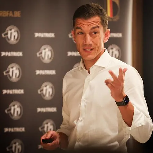 “Geen unanimiteit”: Jonathan Lardot verdedigt de VAR na de interventie van Mac Allister tegen Sint-Truiden