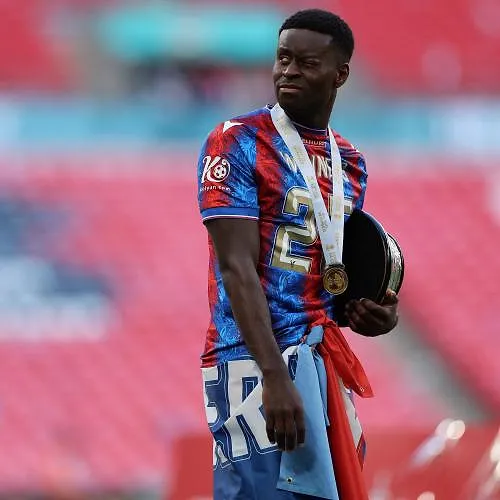 Het is officieel: Marc Guéhi sluit zich aan bij Manchester City