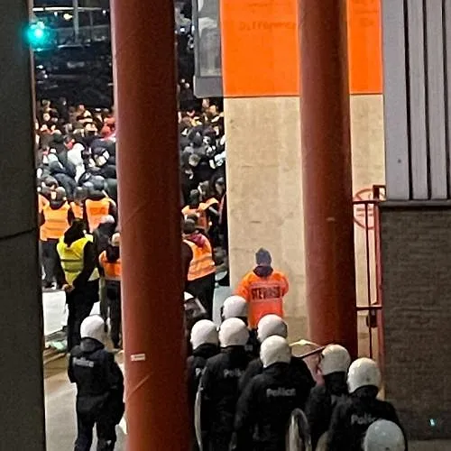 Ontsporing in Sclessin: ultras zijn erin geslaagd om de kleedkamer van de Rouches binnen te dringen!
