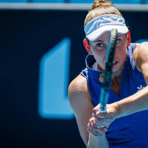 Australian Open: Elise Mertens redt drie matchpunten en plaatst zich voor de achtste finales in het dubbelspel