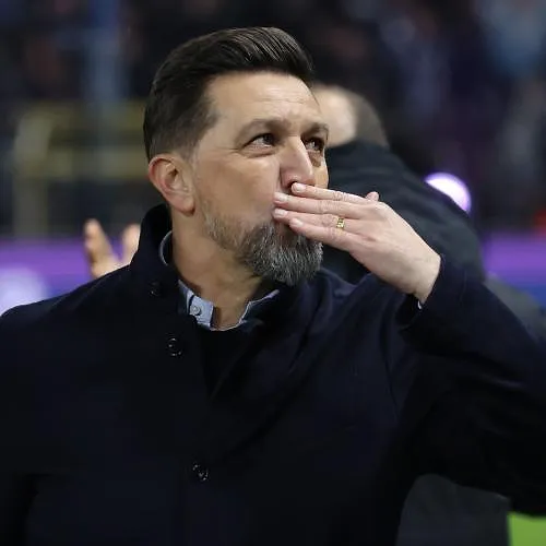 Nog nooit gewonnen op Sclessin, Hasi voelt de druk : « Ik speel elke week voor mijn job »