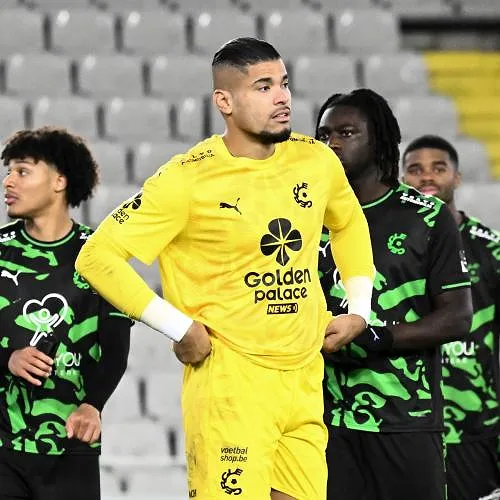 Ongelofelijke fout van de doelman van Cercle Brugge, die hem een uitsluiting opleverde!