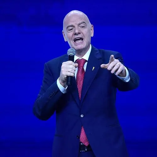 Infantino wil het verbod tegen Rusland opheffen : « Het heeft alleen maar meer frustratie en haat veroorzaakt »